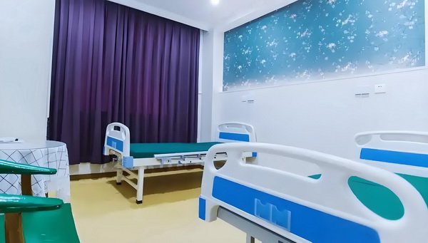 深圳入户政策的条件是什么_电影《南京照相馆》票房破4亿 相馆票房破稍后再试
